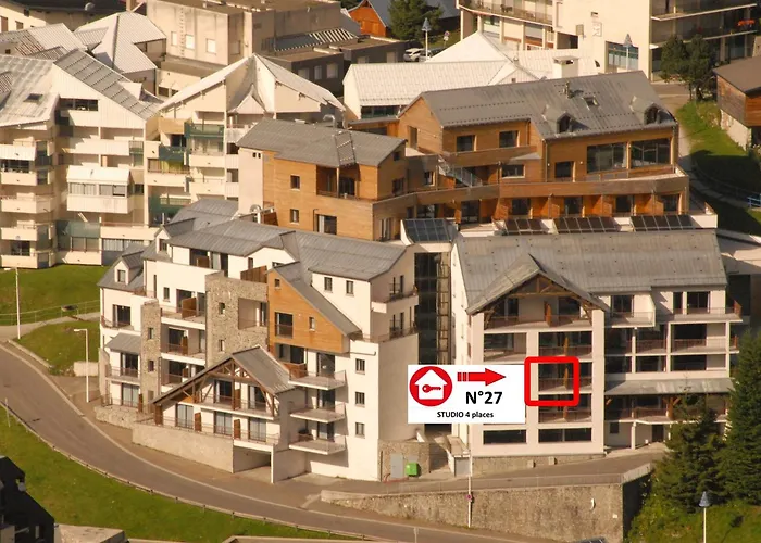 A Gourette Avec Animaux Acceptes Pour 4 Pers, Terrasse Et Piscine - Fr-1-860-45